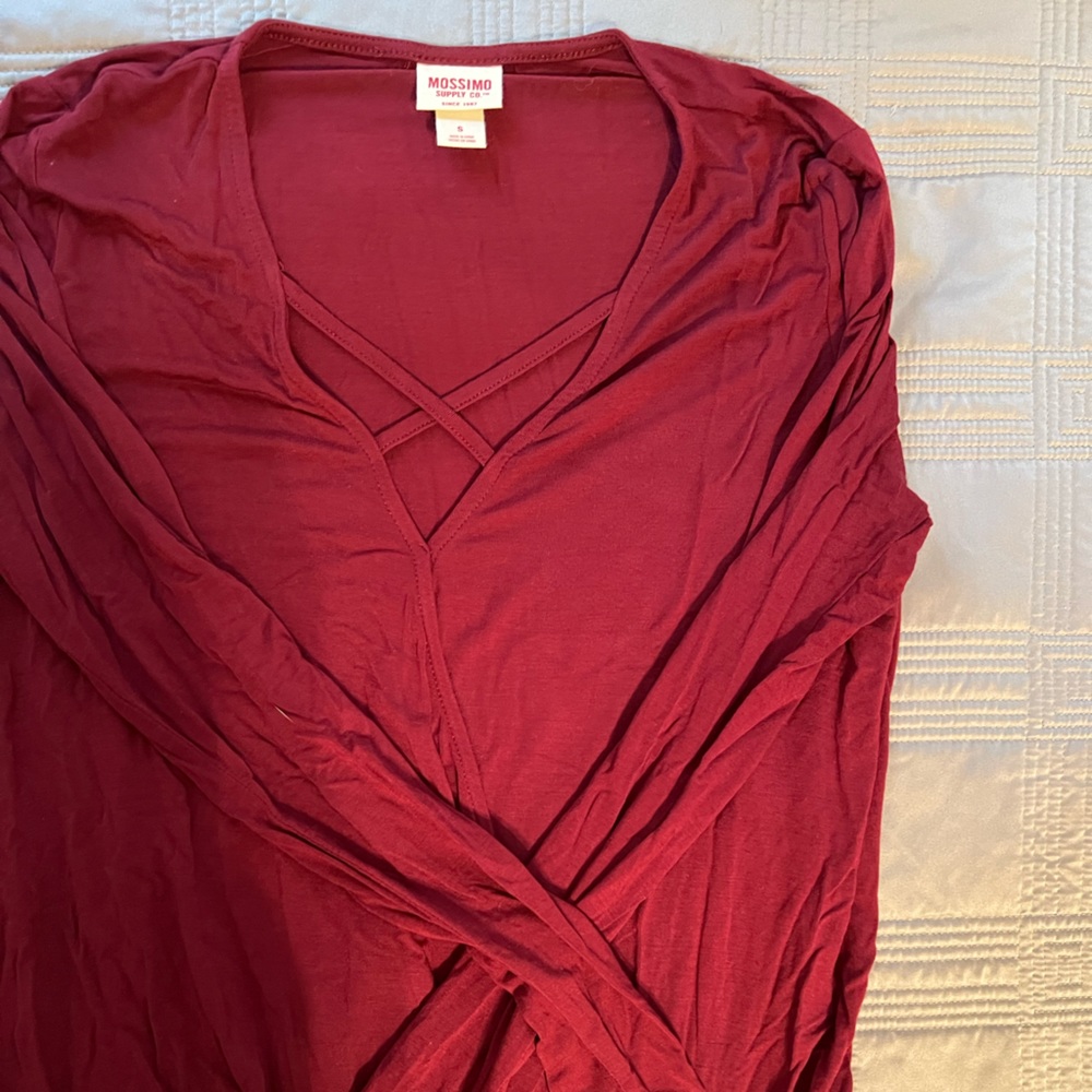 Cute Mossimo burgundy long sleeve top